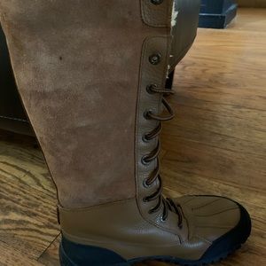 Ugg Adirondack ll snow boot